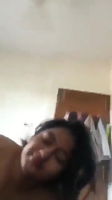 Desi cute girl suck her bf dick
