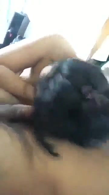 Desi cute girl suck her bf dick