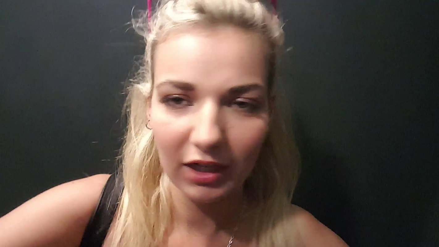 Dolly Birthday Pissing