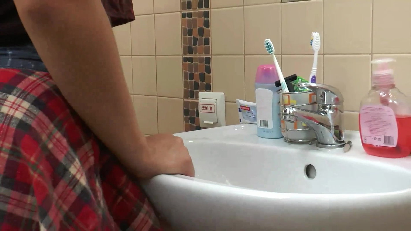 ya Shon sing In Shower