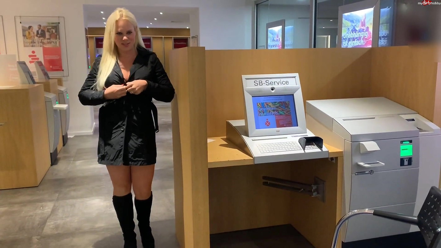 vil Sophie Extremely Perverted sing In The Middle Of The Bank Branch