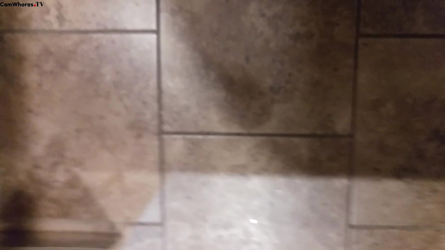 ughty peeing in a casino bathroom fun