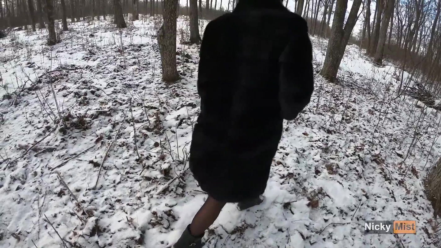 tdoor Sexy Lesbian Fur Girl Try Get Pee Squirting to Warm You