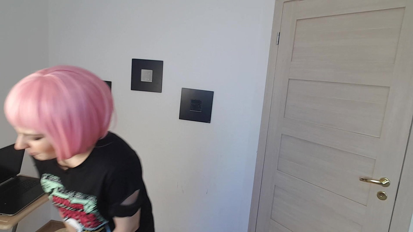 ndra Black p2 pee locked in the room