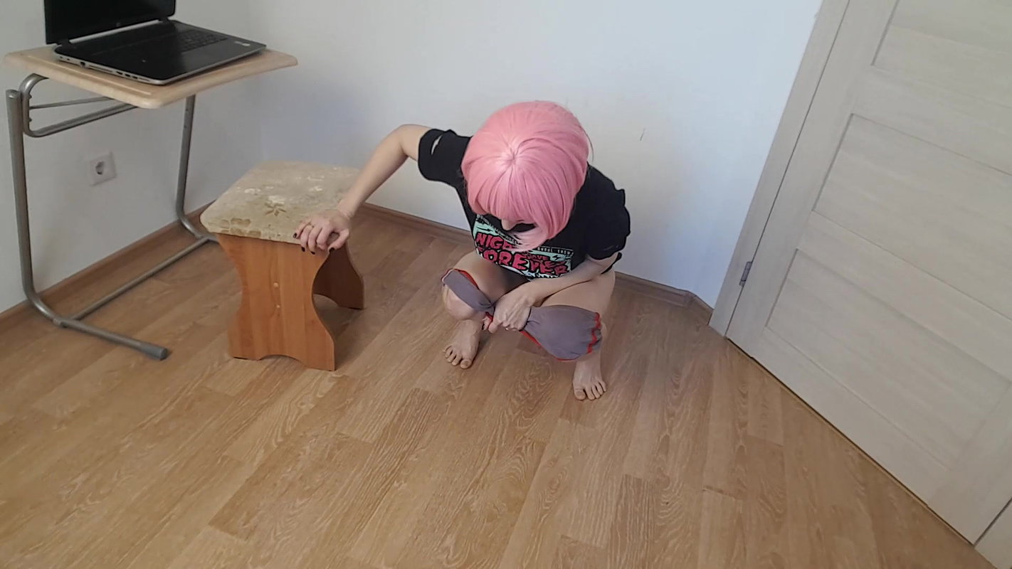 ndra Black p2 pee locked in the room