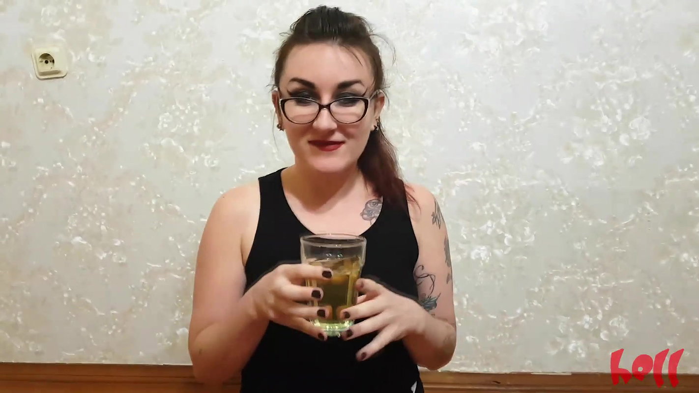 llENXxOo Pee DRINKING HAving FUN