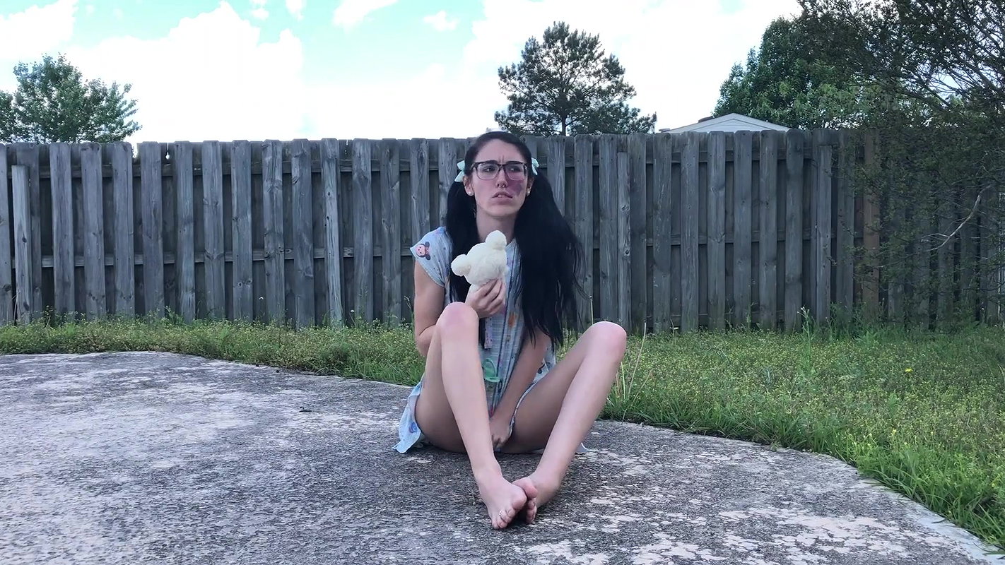 kmilkandHoney Honeys Outdoor Omorashi Playtime