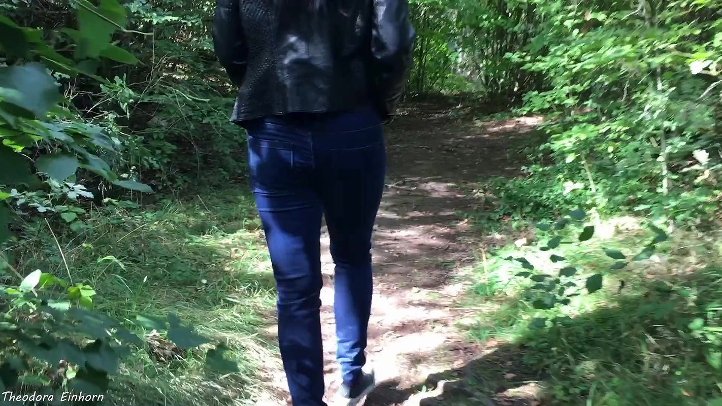 eodora Einhorn German Girl Pissing