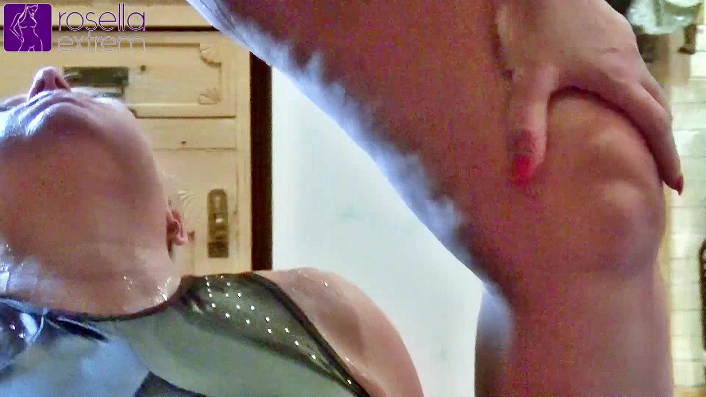 ellaExtrem Lesbo piss action Milfs in piss fever