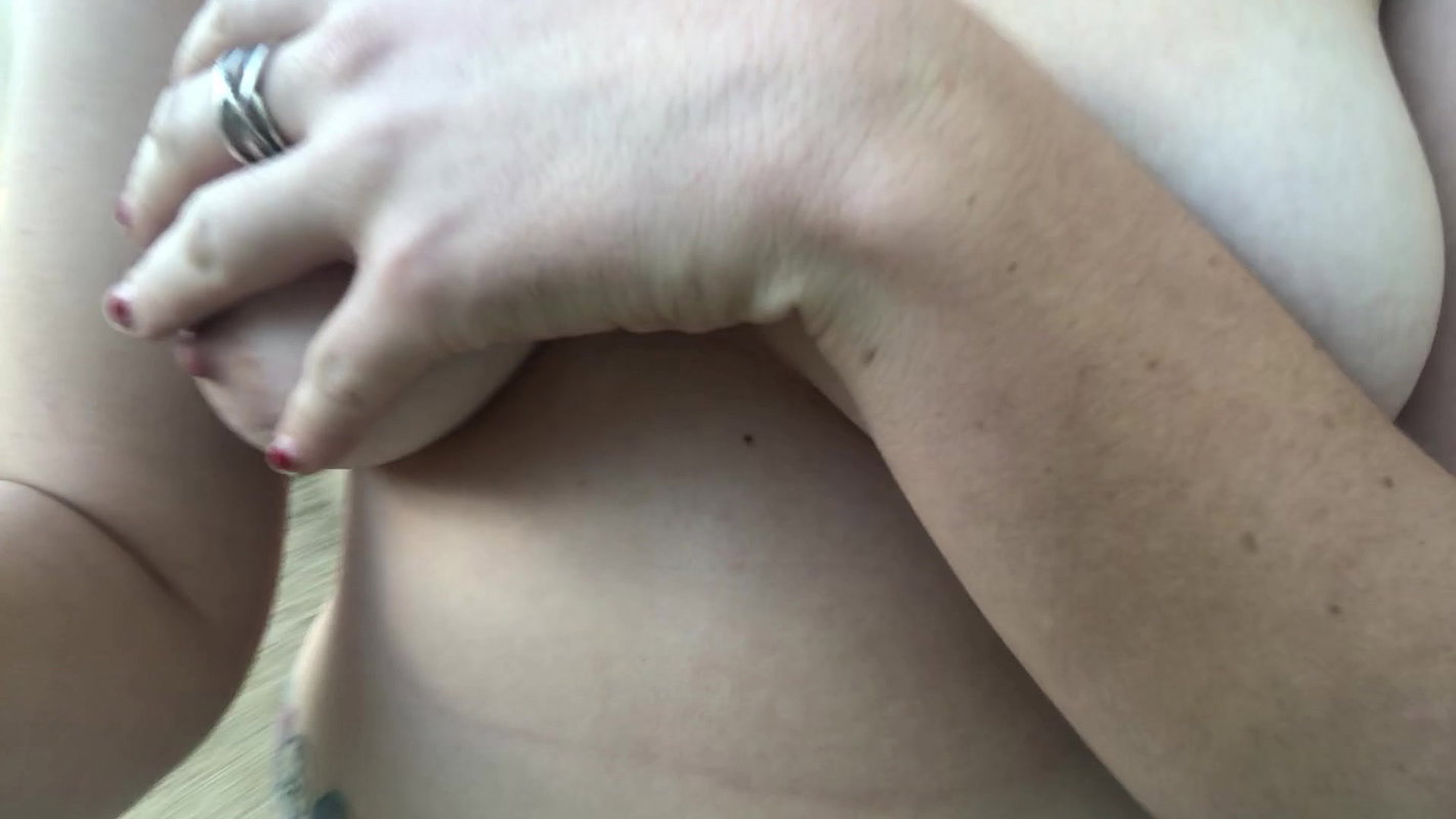 eet girl is tight embarrassed ill get caught nude n peeing