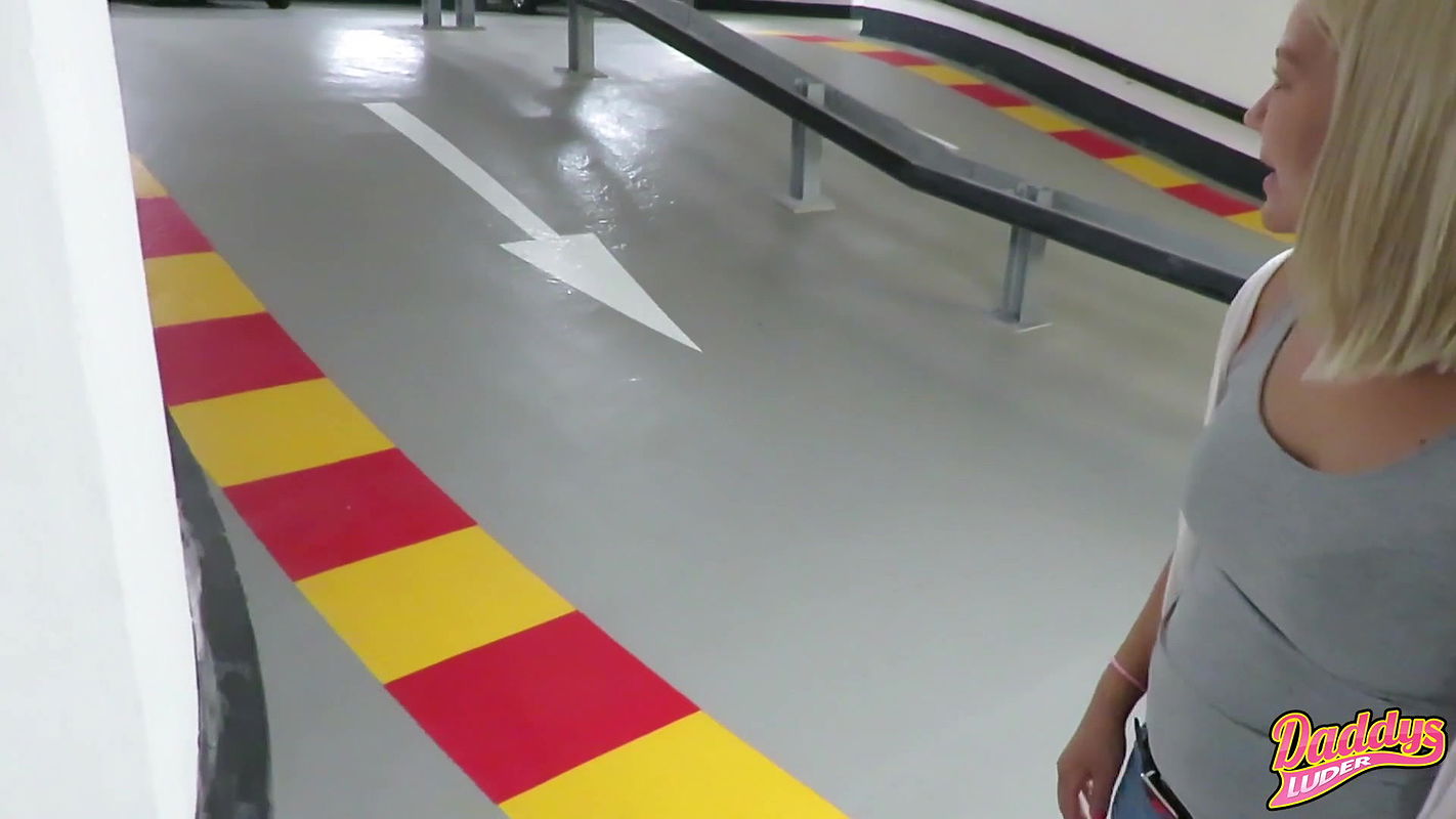 ddysluder mitten im parkhaus geschifft