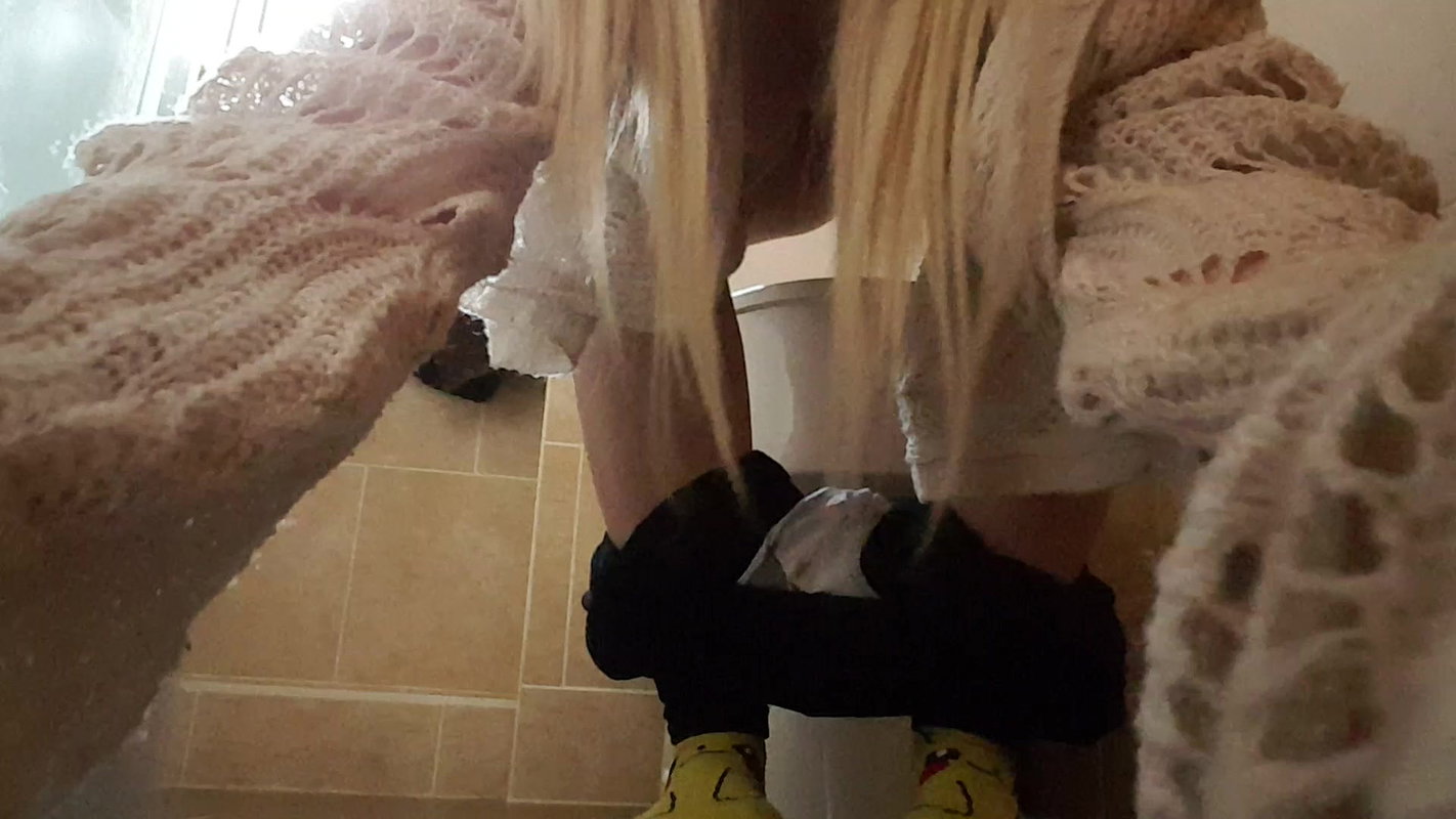 d Dolly Farting and peeing