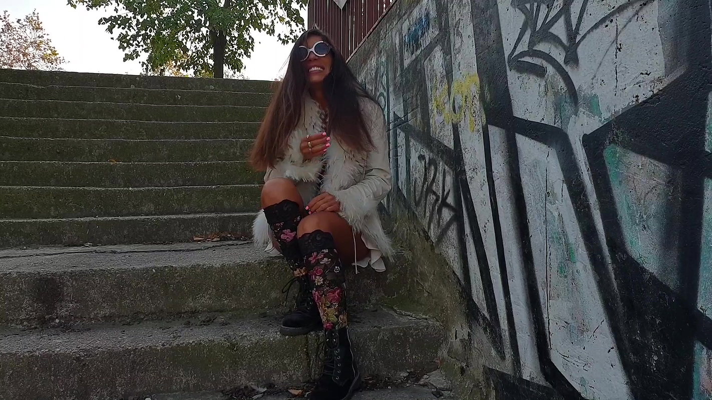 a Alexandar My Mom Likes To Touch Herself Outdoor