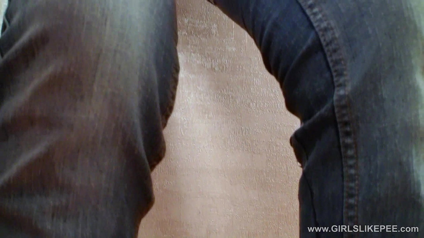 53075ans Girl Taissia Oops, Pissed In Jeans