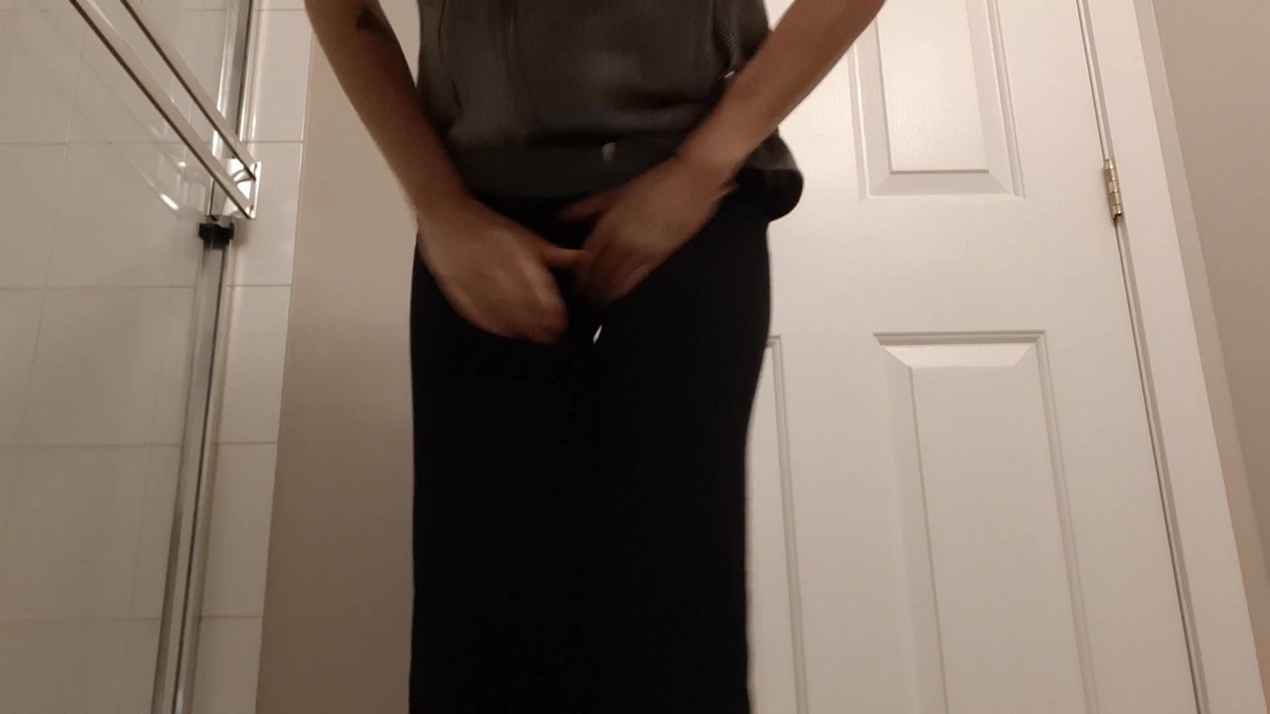 95Nerdy Faery Panty Sniff Pee