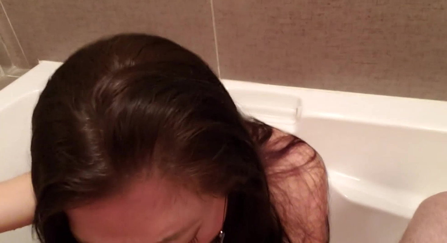 91Nerdy Faery Golden Showers Piss Sharing