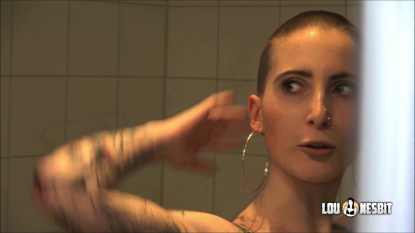 83Lou Nesbit Die Pisswette