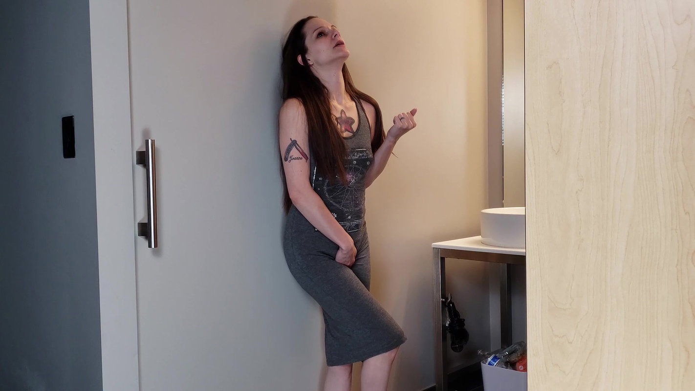 83Katy Faery I cant think so ill s in the sink