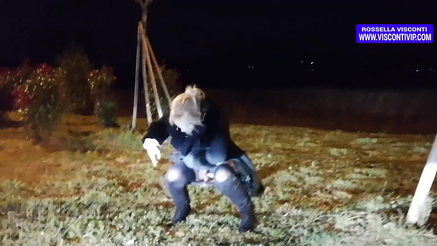 80Rossella Visconti Public Pissing Vol 3