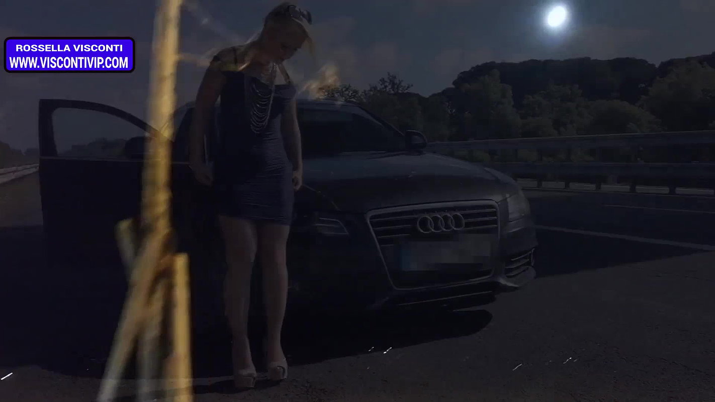 80Rossella Visconti Public Pissing Vol 3