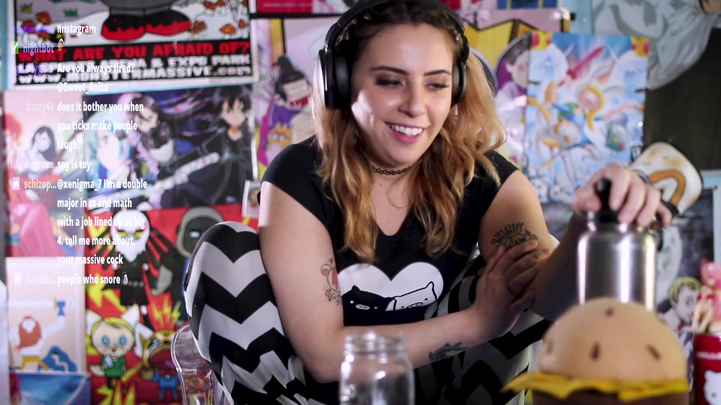 80Lumlumxx Twitch Girl Dared To Sip Her Own Pee