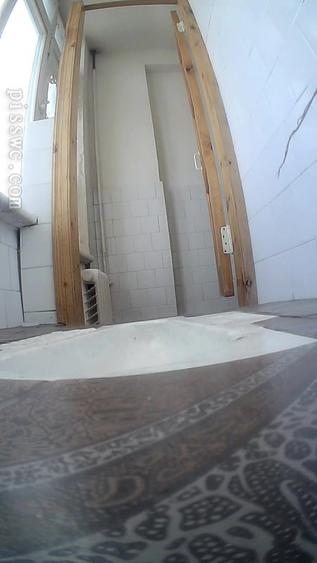 72swc 198pissing