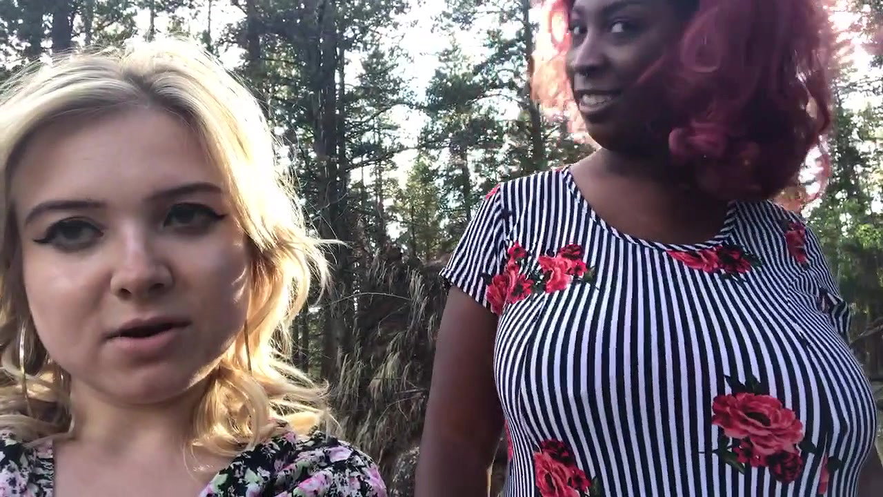 69Holly Marie Public mountain pee with Kaiia Eve