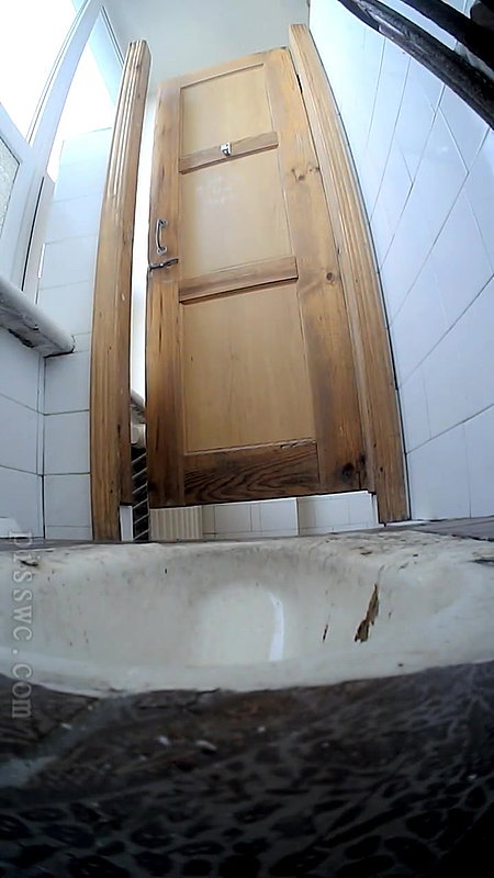 67swc 201pissing