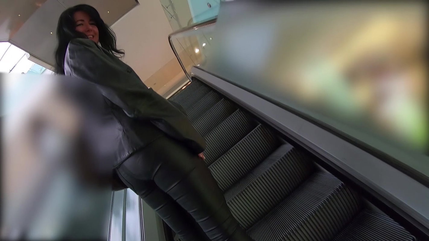 61Alexandra wett Public s in the middle of the shopping