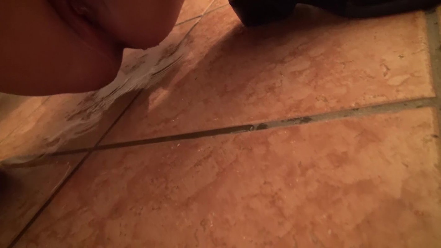 61Alexandra wett Public s in the middle of the shopping