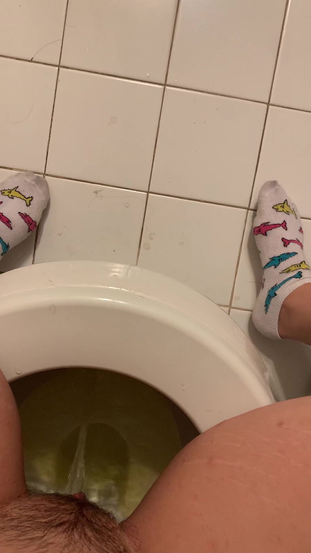 59LexieMG My first pee compilation