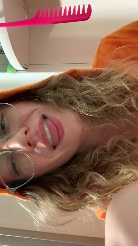 48Sarah Evans This Pee Princess
