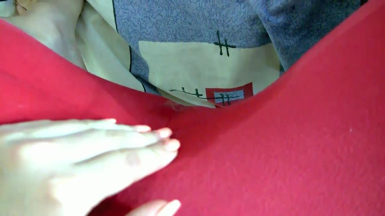 41On The Bedpissing