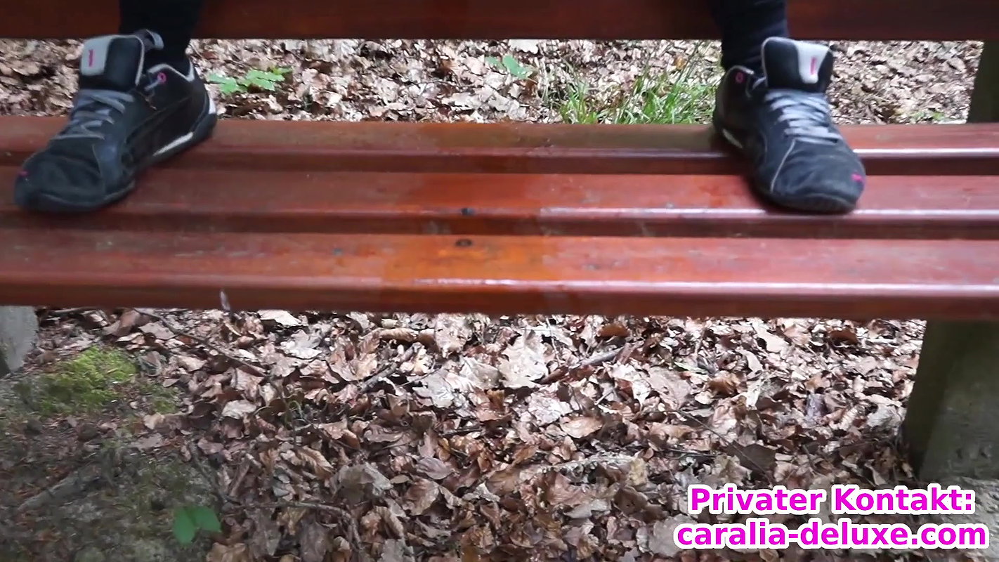 39CaraliaDeluxe Piss off a Bench