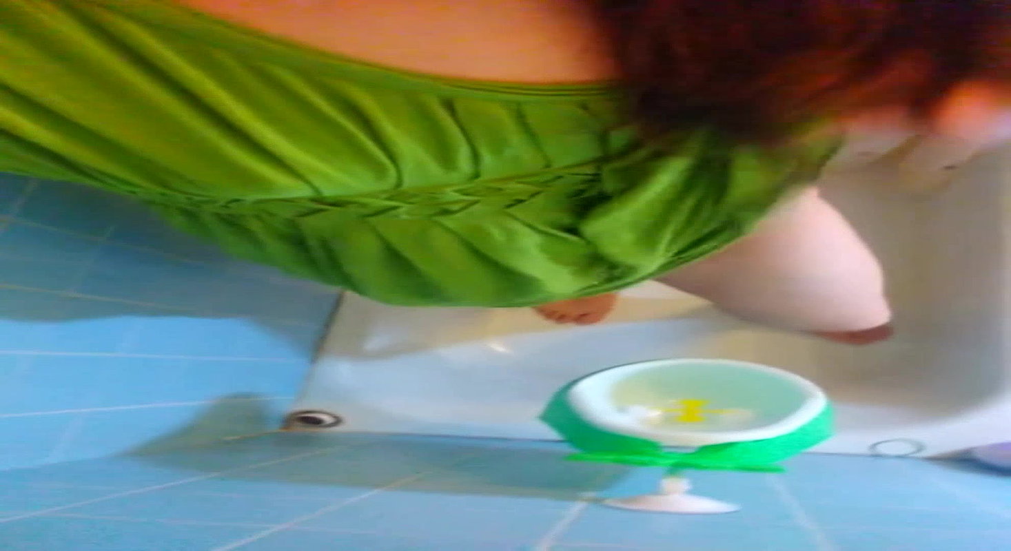 38Nasty Fetish Dumping FUN PEE ON MYSELF