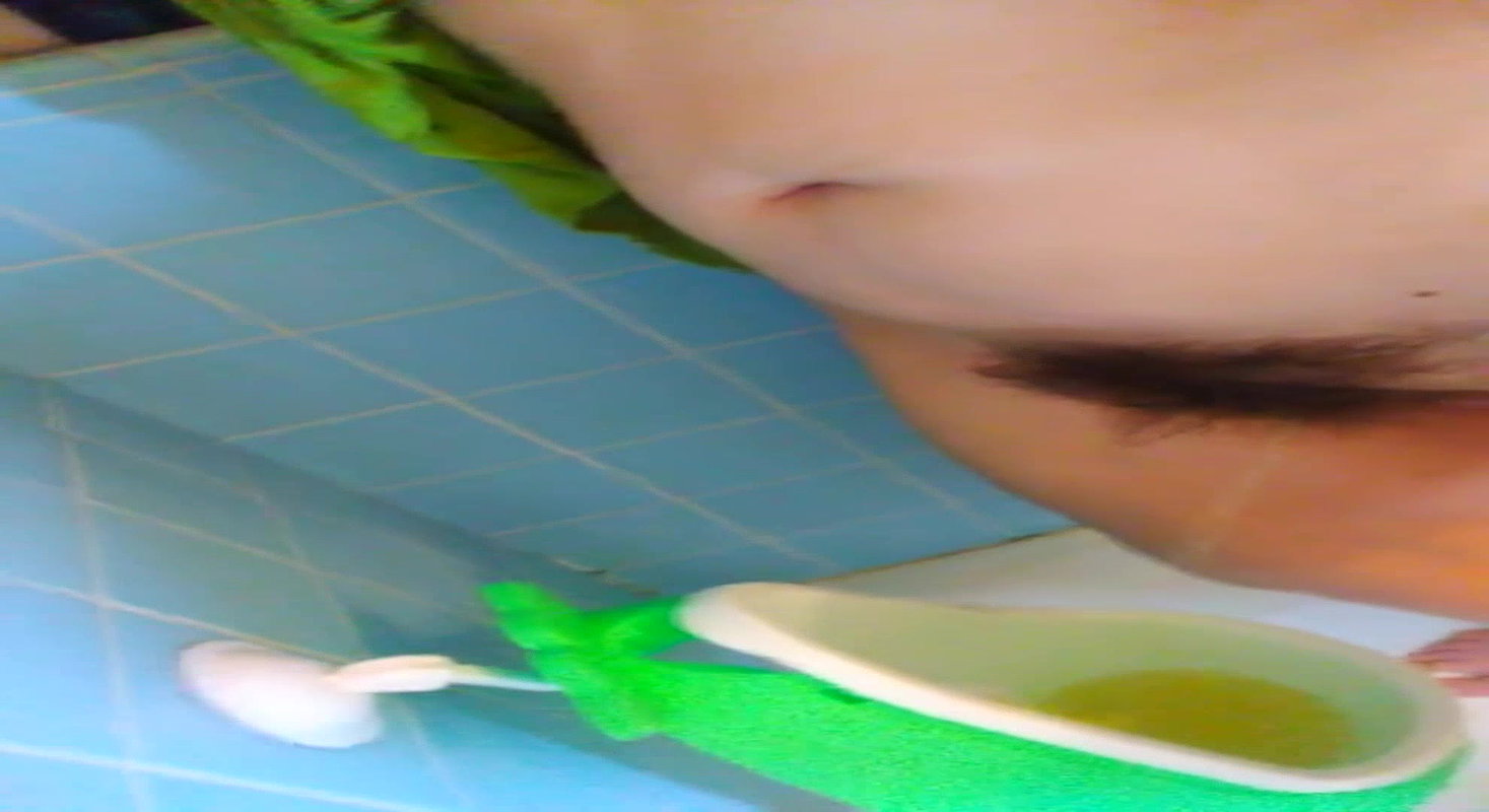 38Nasty Fetish Dumping FUN PEE ON MYSELF