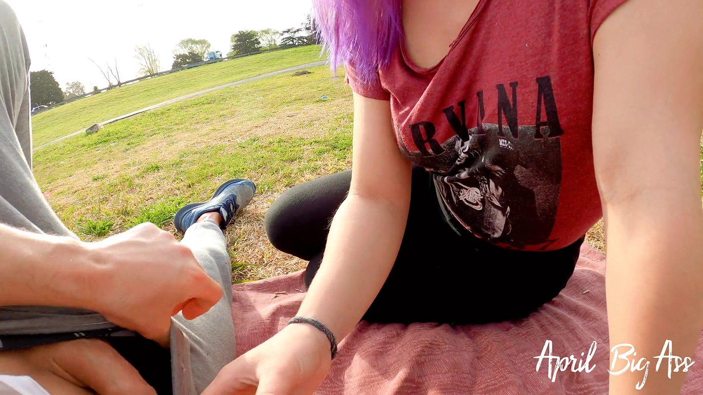 31AprilBigAss Drinking Pee Public Street