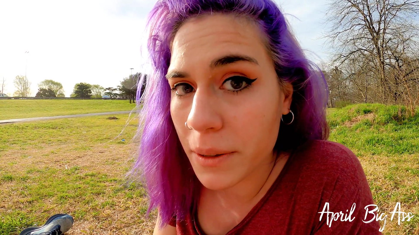 31AprilBigAss Drinking Pee Public Street