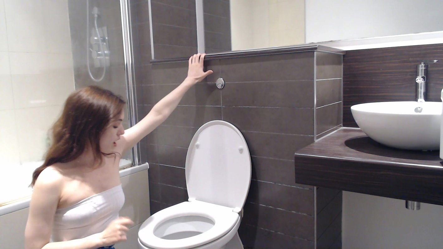 21Lola Rae UK loser toilet slave
