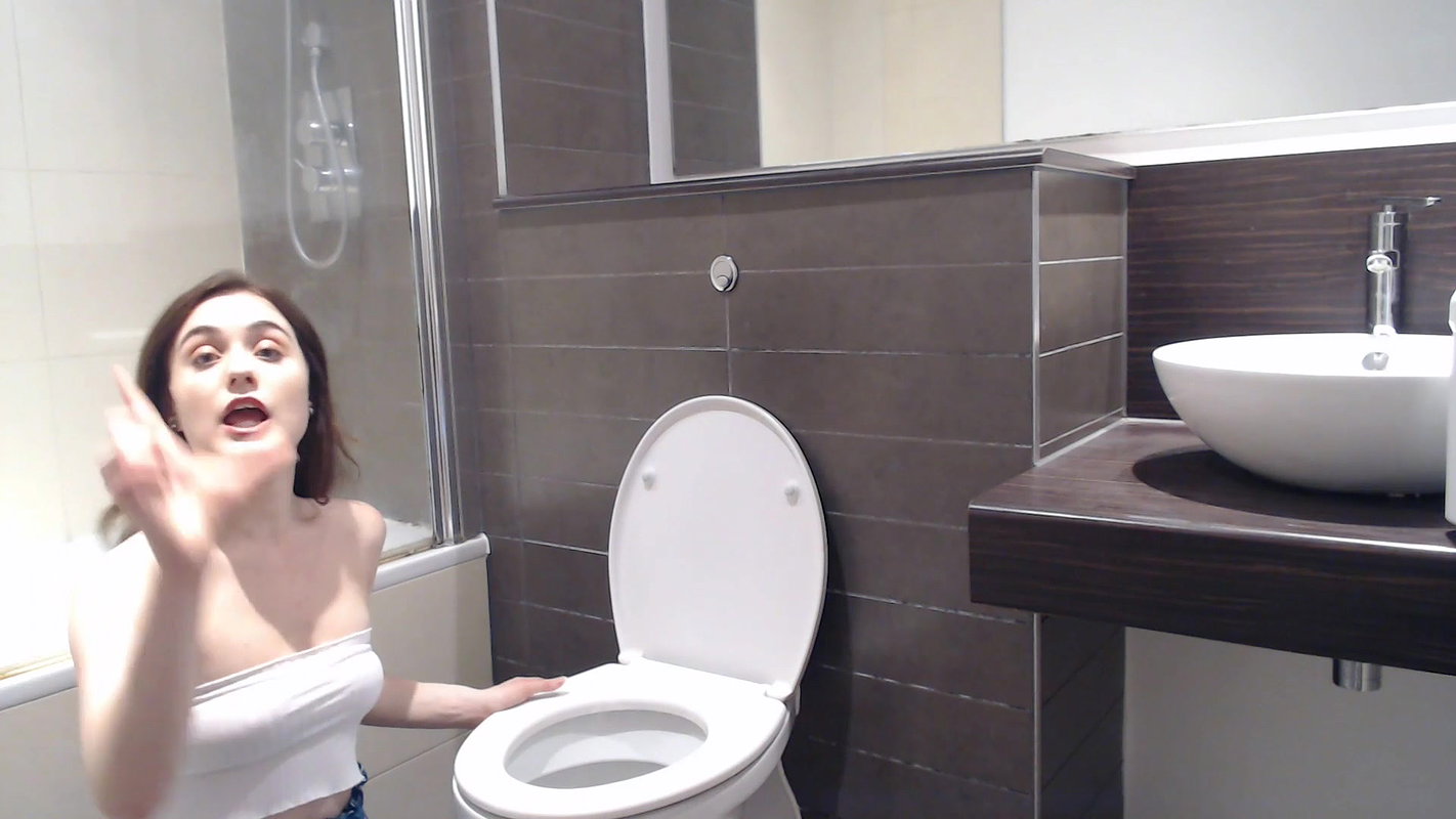 21Lola Rae UK loser toilet slave