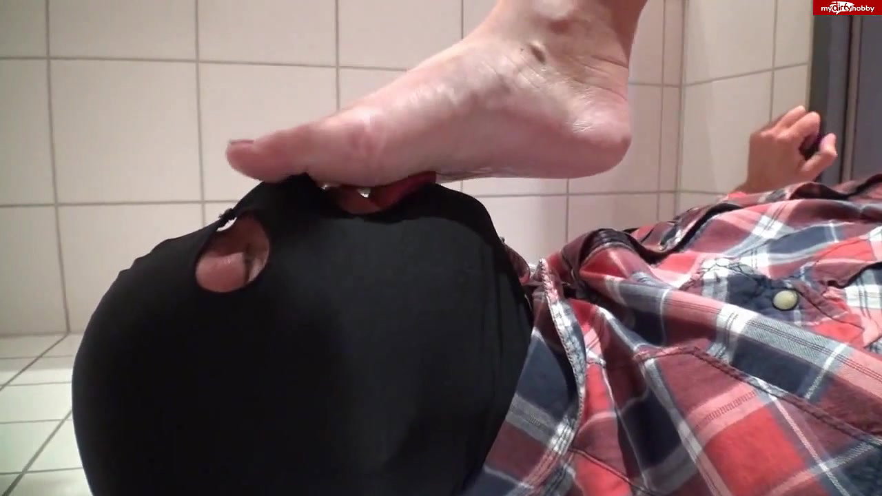 16Cun Piss Slave