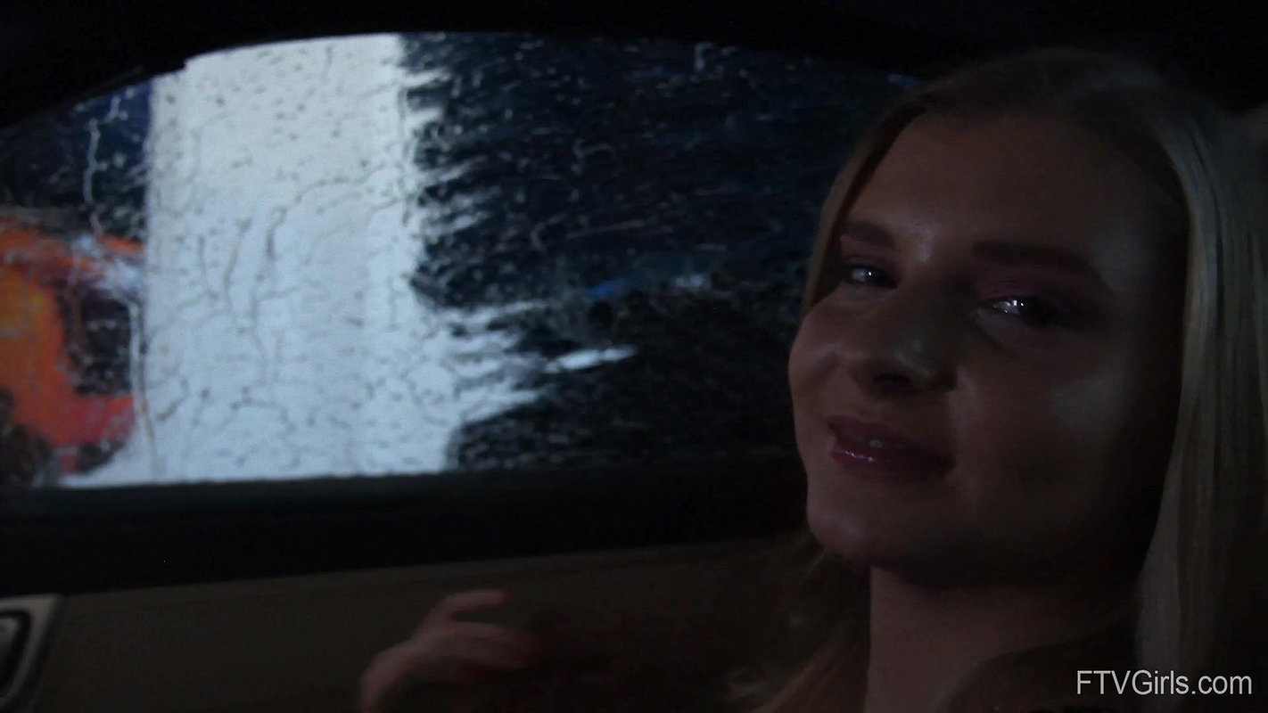 13Harlow Peeing Scene 3