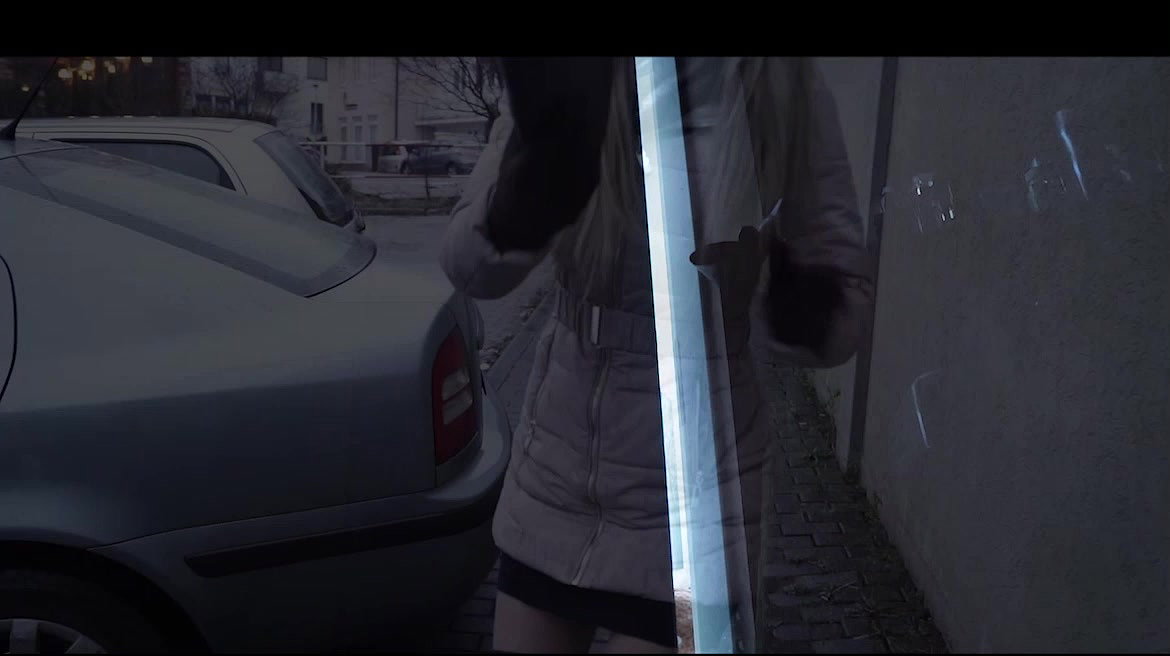 08Drunk girl pissing moments