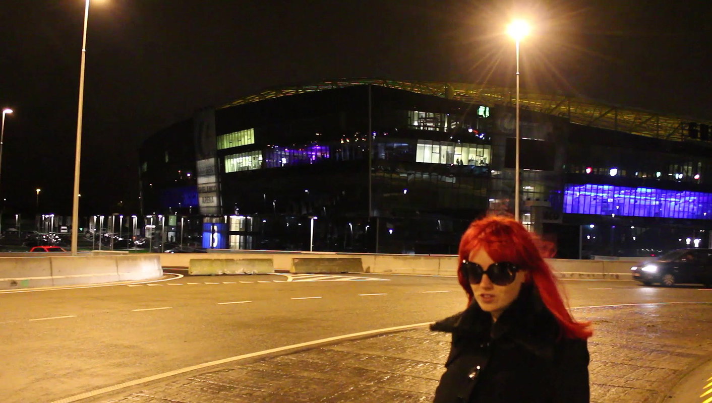 05Outdoor Party Pissing