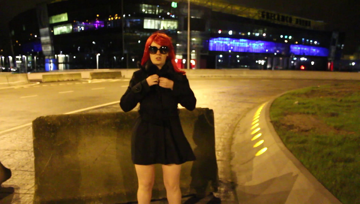 05Outdoor Party Pissing