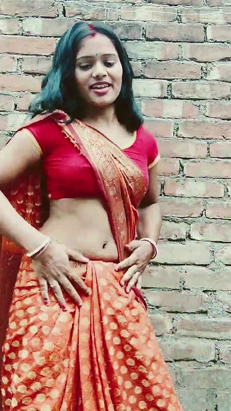 Youtuber M pinki show boobs in chamet