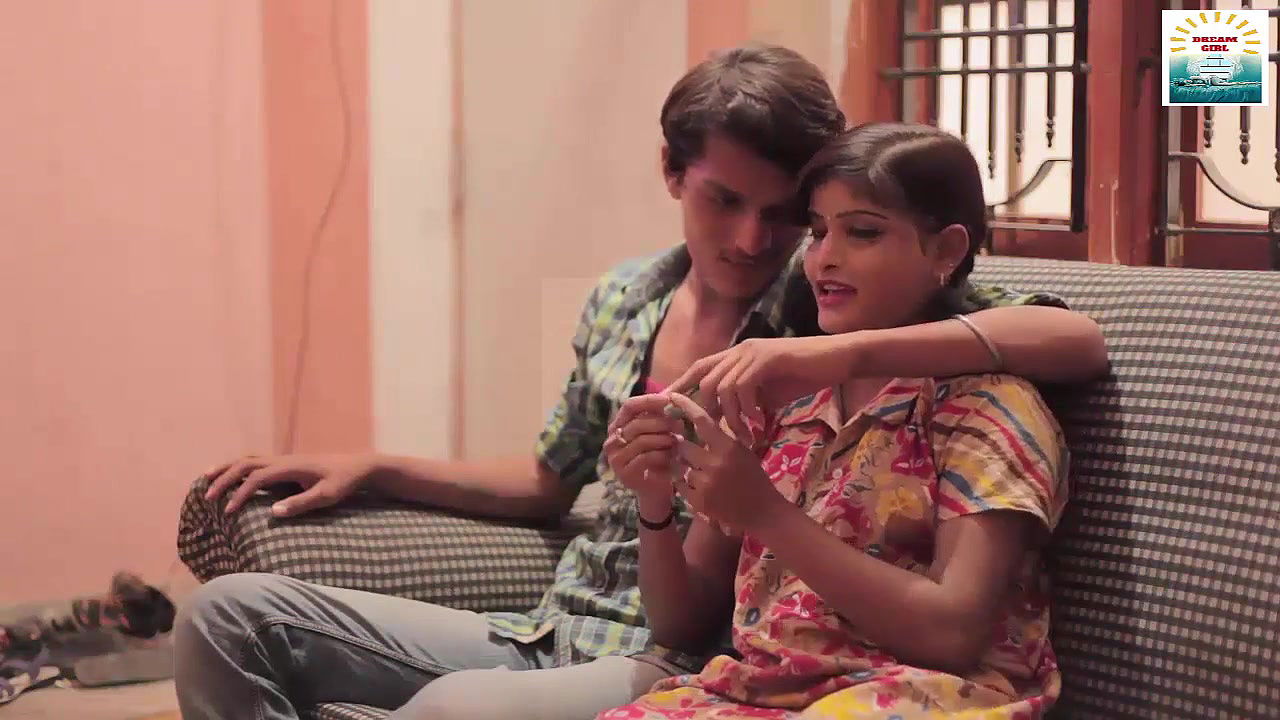 manisha open romance with her boyfriend on sofa (2)