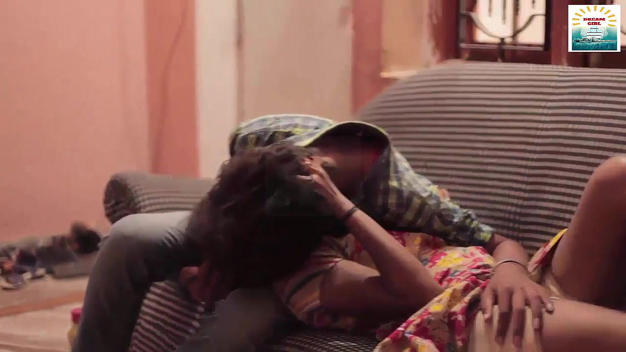 manisha open romance with her boyfriend on sofa (2)