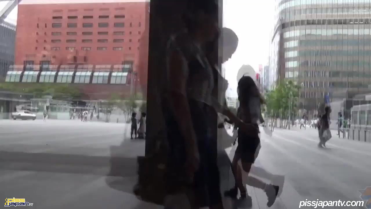 74128ker Girl Needs a Piss