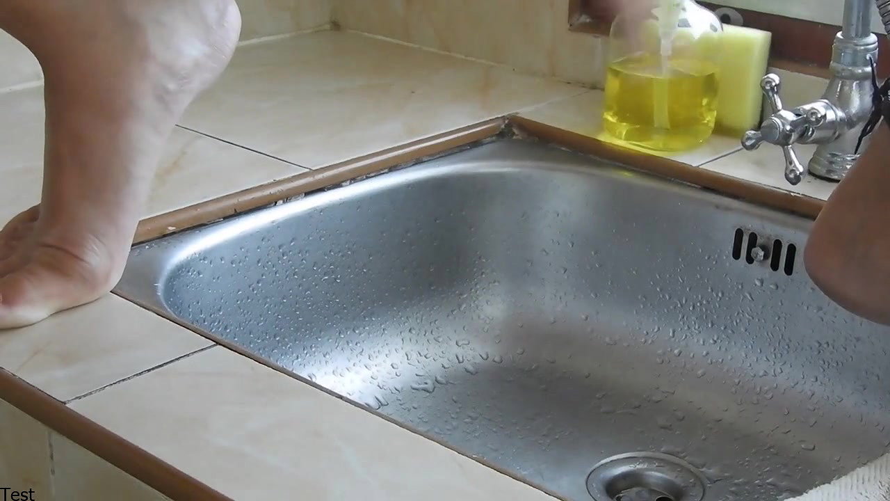 83Miss Anja Pee In The Sink
